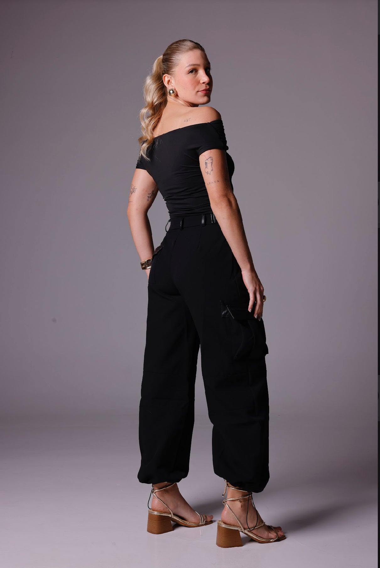 Calça Indonésia